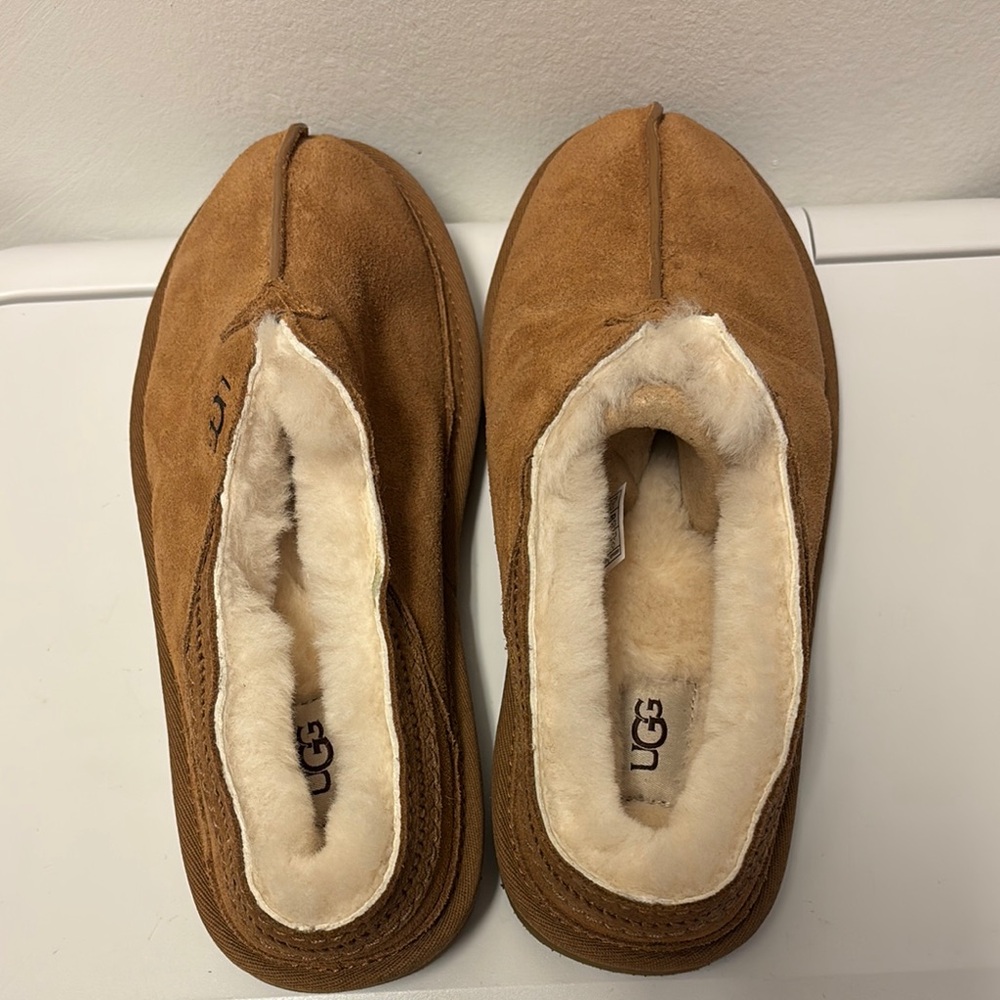 UGG Men's Neuman Slipper Chestnut Suede Slip-Ons - Picture 8 of 12